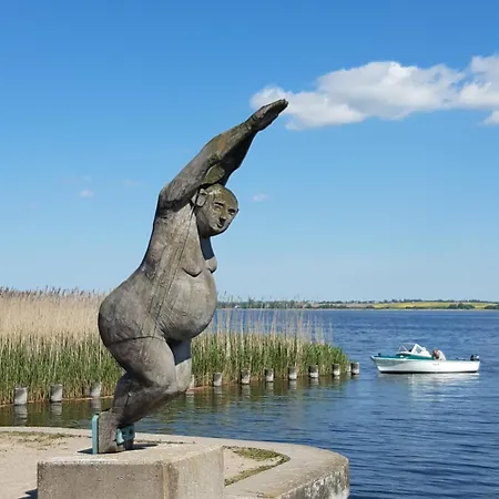 Fewo Mit Garten Nahe Kummerower Neukalen